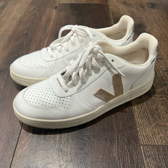 Veja Shoes - Veja V-10 Sneakers- gold and silver; size 9; smoke free home